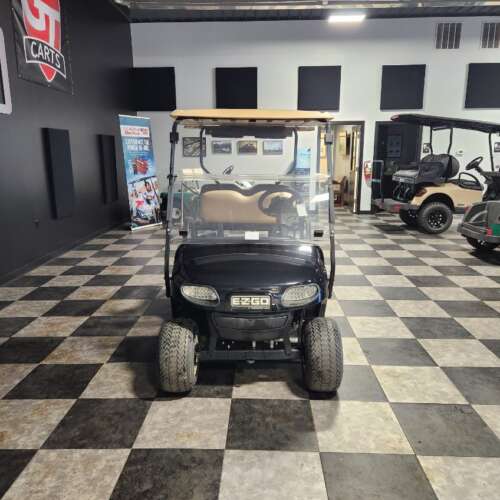 2018 E-Z-GO RXV